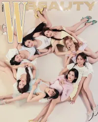7 Potret Cantik Member Hearts2Hearts di Sesi Foto Majalah W Korea, Carmen Tampil Memukau
