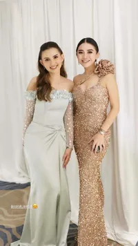 Potret Cantik Sarah Menzel Bak Barbie Hidup di Resepsi Pernikahan Sang Kakak