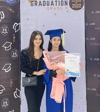 Potret Sidney Anak Cut Tary Wisuda SMP, Bikin Bangga Orangtua dan Kecantikannya Curi Perhatian