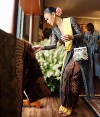 Potret Cantik Yuni Shara Pakai Kebaya Hadiri Sebuah Event, Penyanyi Berusia 50 Tahun Pamer Pesona Awet Muda!