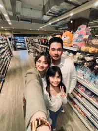 Potret Cantik Zoey Anak Joanna Alexandra Saat Ikut Mamanya Kencan