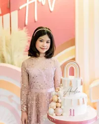 Potret Cantiknya Audi Anak Sulung Wendy Cagur, Kini Beranjak Remaja - Wajahnya Imut Kebule-Bulean