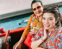 Potret Carissa Putri dan Sang Ibunda, Lilly Sang Aktris Senior yang Cantiknya Nggak Luntur 