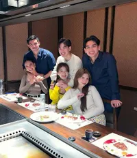 7 Potret Cassandra Lee Triple Date Bareng Bestie, Ada Ciccio Manassero Gandeng Kekasih Baru