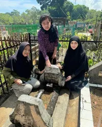 Potret Celine Evangelista yang Kini Mantap Berhijab, Menangis Ingat Dosa dan Kesalahan - Rajin Ikut Pengajian