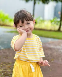 Potret Chloe Anak Asmirandah yang Gayanya Bak Model Cilik, Pesonanya Makin Mirip Sang Mama