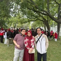 Potret Cindy Fatikasari & Tengku Firmansyah 17-an di Kanada, Kumpul Bareng WNI