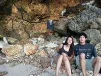 Potret Dahlia Poland dan Rangga Azies Liburan, Santai Berduaan di Tepi Pantai