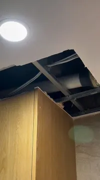 Potret Dapur Putri Titian yang Kebocoran, Peralatan Ditutupin Plastik - Tetap Semangat Masak