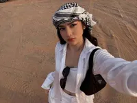 Potret Davina Karamoy Liburan ke Dubai, Asyik Menyusuri Padang Pasir - Cicipi Jajanan Lokal