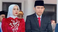 Potret Denny Cagur dan Shanty Saksikan Anak Jadi Paskibra Provinsi Banten, Penuh Rasa Bangga