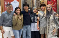 Potret Desy Ratnasari Bertemu Keluarga Mantan Suami, Berhubungan Baik Meski Sudah Berpisah Dua Dekade