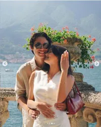 Potret Detik-Detik Amanda Rawless Dilamar Kekasih di Lake Como Italia, Kejutan Manis di Tepi Danau