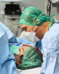 Potret Detik-detik Kelahiran Anak Kedua Lucky Perdana dan Lidi Brugman, Penuh Bahagia