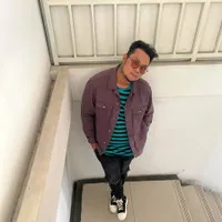 Potret Detik-detik Virgoun Menangis Saat Manggung Perdana Pasca Gugat Talak Cerai Istri, Banting Kacamata - Ditenangkan Widy Vierratale
