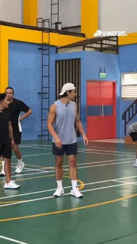 7 Potret Dion Wiyoko Ikut Latihan Jelang Bahkan Voli 3, Gabung ke Tim The Actors