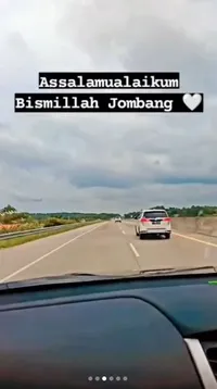 Potret Doddy Sudrajat Tak Henti Menangis Usai Datangi Lokasi Kecelakaan Vanessa Angel, Berdoa di Tempat Kejadian Pertama Kalinya