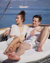 Potret Dylan Carr dan Naomi Zaskia Liburan Mesra di Labuan Bajo, Makin Nempel