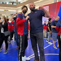 Potret Eddy Meijer Anak Maudy Koesnaedi Latihan Basket, Postur Tinggi Menjulang Jadi Sorotan