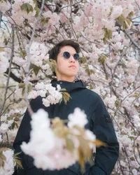 Potret El Rumi & Syifa Hadju Pamer Picnic Date di Bawah Pohon Sakura, Ucapan Cinta El Bikin Baper