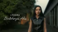 Potret Cantik Lyodra dalam MV Terbaru 'Bodohnya Aku', Mesra dengan Lorenzo Gibbs!