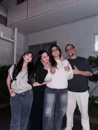 Potret Ersa Mayori Menangis Melepas Anak Belajar di Jepang, Dipeluk Cium Terus