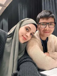 Potret Fairuz A Rafiq Bareng Sonny Septian, Ungkap Cara Memaknai Pernikahan sebagai Ibadah