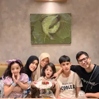 Potret Fairuz A Rafiq Rayakan Ultah Pengasuh Anak, Paras Ganteng King Zhafi Curi Perhatian