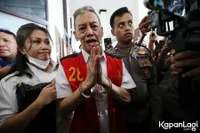 Potret Fariz RM Bacakan Pledoi Pribadi Sambil Menyesal, Sering Tergelincir saat Tertekan