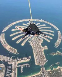 8 Potret Febby Rastanty Skydiving di Dubai, Berhasil Centang Bucket List