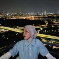 Potret Feby Putri Tampil Perdana di Program Musik Korea, Duet Bareng Rapper Loco