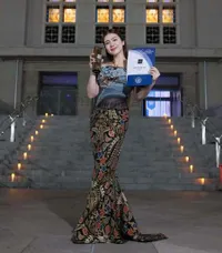 Potret Felicya Angelista Raih Penghargaan Brand of The Year, Bangga Bikin Produk Lokal Mendunia