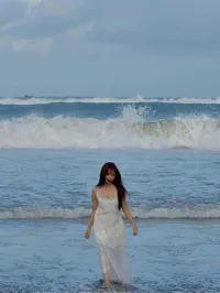 7 Potret Fuji Liburan ke Bali, Lebih Banyak Foto Tidurnya Ketimbang Jalan-Jalan