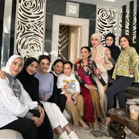 Potret Gank Arisan HotHits Artis Tenar '90-an, Kumpul Jelang Ramadan - Semua Masih Sama Cantiknya