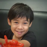 Potret Ganteng Adhiyat, Pemeran Ian si Tunarungu 'PENGABDI SETAN'