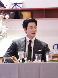 Potret Ganteng Kim Woo Bin di 'Fairy Jae Hyung', Visualnya Ugal-ugalan
