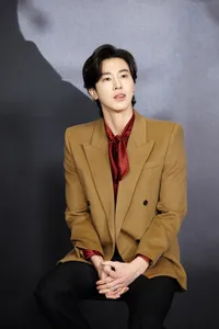 Potret Ganteng U-KNOW Yunho Prescon Album 'NOIR', Ada Changmin Jadi MC yang Beri Dukungan Penuh