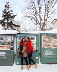 Potret Gaya Artis Saat Liburan di Jepang, Ada Yang Main Salju