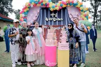 Potret Gaya Manis Ayu Ting Ting Pakai Hanbok di Pesta Kejutan Ultah, Ditemani Standee Member BTS dan Aktor Korea