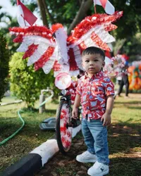 Potret Gemas Baby Izz Anak Nikita Willy Ikut Lomba Parade Sepeda Hias di Komplek, Perdana Bawa Piala!