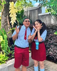 Potret Gemas Denny Caknan dan Bella Bonita Pakai Seragam SD, Pose Gandengan Digodain Netizen