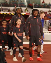 Potret Gempi Jadi Player Escort AC Milan pada Laga Kontra Chelsea di GBK