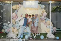 Potret Gender Reveal Kehamilan Ketiga Kesha Ratuliu yang Meriah, El Rumi Minum Pakai Dot Jadi Sorotan