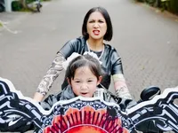 Potret Halloween di Rumah Caca Tengker, Bertema Moge - Padahal Nggak Ada yang Bisa Naik Motor