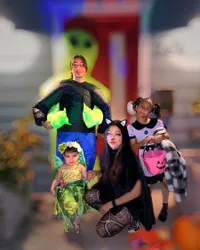 Potret Halloween Party Rahma Azhari, Seru Bareng Suami dan Tetangga di Los Angeles - Si Kecil Jadi Sorotan