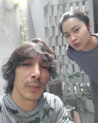 Potret Hangat Abimana Aryasatya dan Satine Zaneta yang Seperti Kakak Adik - Ayah Anak Sama Menawannya