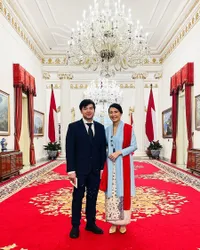 Potret Hangat Nicholas Sean Anak Ahok Dengan Veronica Tan yang Kini Jadi Wamen PPPA, Mirip Kakak Beradik