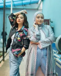 Potret Hangat Persahabatan Tika dan Tiwi T2 yang Sudah Terjalin Selama 15 Tahun, Masih Tetap Cantik Menawan