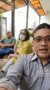 Potret Ibunda Jeje Slebew Muncul di Akun TikTok Dede Yusuf, Minta Anaknya Buat Pulang dan Malah Panen Hujatan