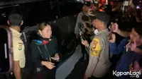 Potret Inul Daratista di Rumah Duka Titiek Puspa, Wajah Sembab - Temani Sang Legenda Selama di RS 